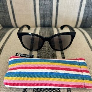 Peepers Black Sunglasses with Case/Readers